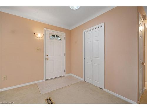 1183 Haist Street, Fonthill, ON - Indoor Photo Showing Other Room