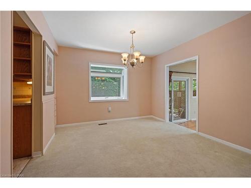 1183 Haist Street, Fonthill, ON - Indoor Photo Showing Other Room