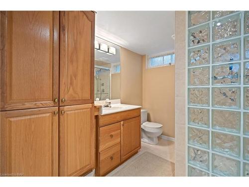 1183 Haist Street, Fonthill, ON - Indoor Photo Showing Bathroom