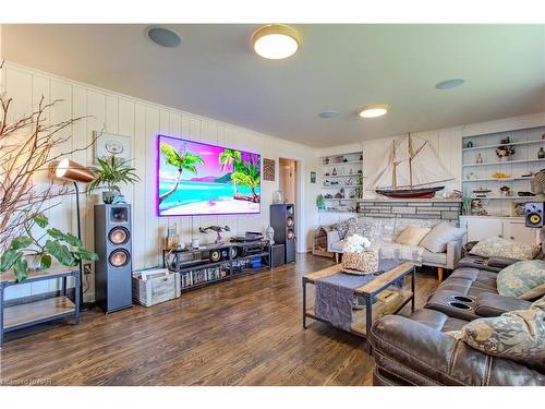 464 Gorham Road, Ridgeway, ON - Indoor Photo Showing Living Room