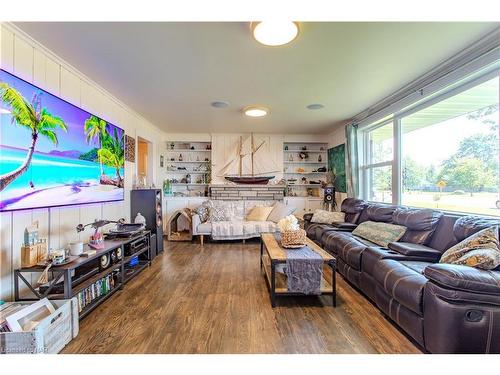 464 Gorham Road, Ridgeway, ON - Indoor Photo Showing Living Room