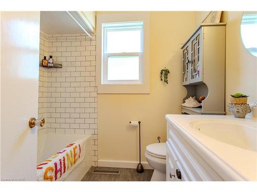 464 Gorham Road, Ridgeway, ON - Indoor Photo Showing Bathroom