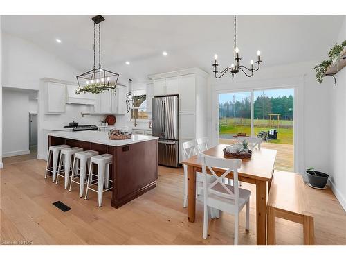 755 Pleasant Beach Road, Sherkston, ON - Indoor Photo Showing Dining Room