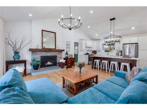 755 Pleasant Beach Road, Sherkston, ON - Indoor Photo Showing Living Room With Fireplace