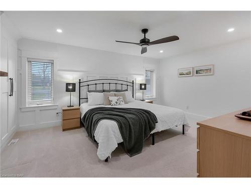 755 Pleasant Beach Road, Sherkston, ON - Indoor Photo Showing Bedroom