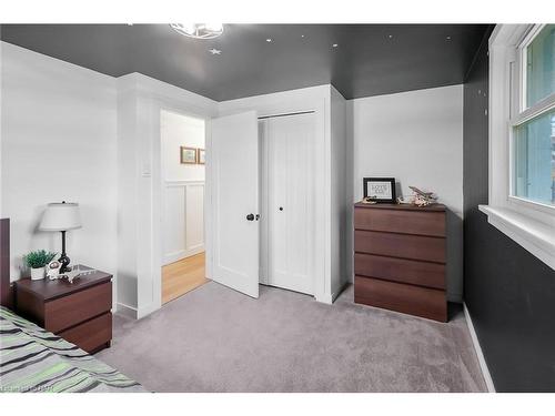 755 Pleasant Beach Road, Sherkston, ON - Indoor Photo Showing Bedroom