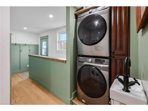 755 Pleasant Beach Road, Sherkston, ON - Indoor Photo Showing Laundry Room