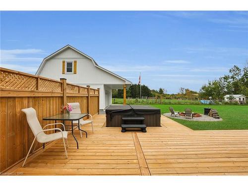 755 Pleasant Beach Road, Sherkston, ON - Outdoor With Deck Patio Veranda With Exterior