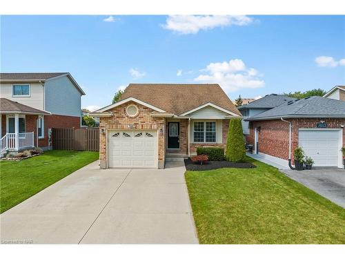 7467 Monastery Drive, Niagara Falls, ON - Outdoor With Facade