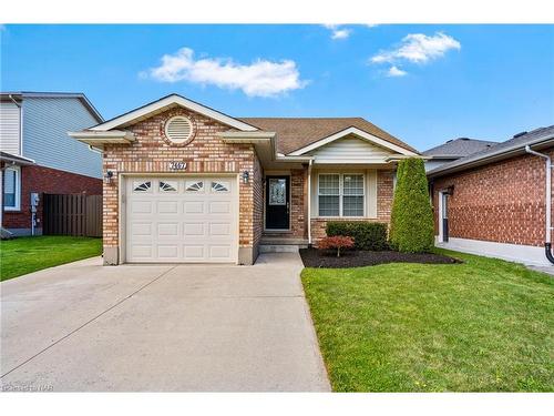 7467 Monastery Drive, Niagara Falls, ON - Outdoor With Facade