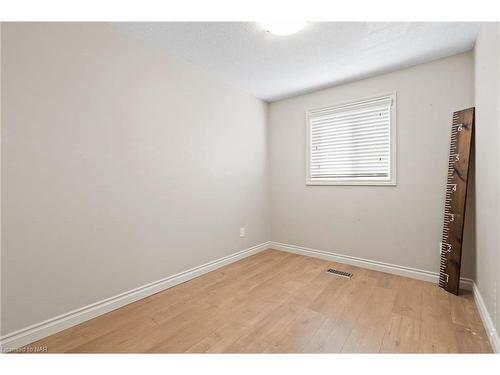 7467 Monastery Drive, Niagara Falls, ON - Indoor Photo Showing Other Room