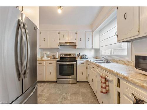 9-63 Empire Street, Welland, ON - Indoor Photo Showing Kitchen With Double Sink