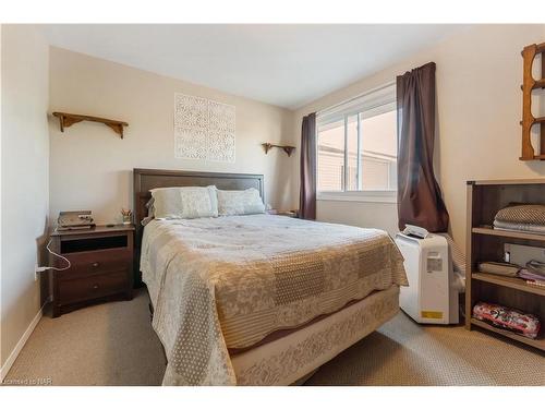 9-63 Empire Street, Welland, ON - Indoor Photo Showing Bedroom