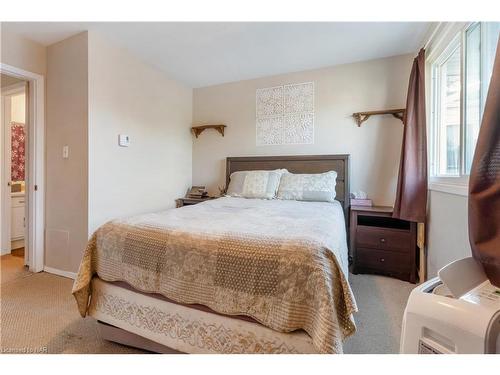 9-63 Empire Street, Welland, ON - Indoor Photo Showing Bedroom