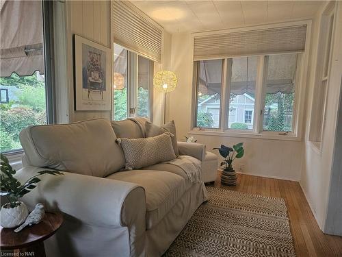 171 Alexandra Street, Port Colborne, ON - Indoor Photo Showing Living Room