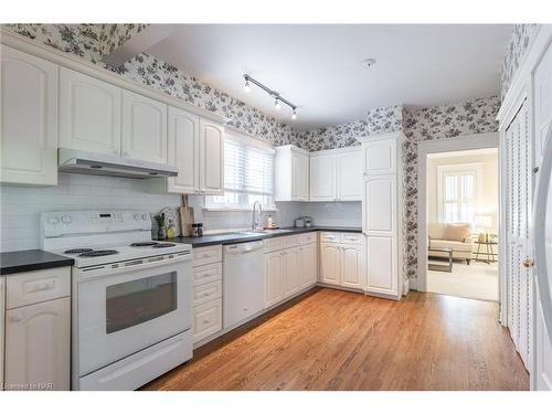 171 Alexandra Street, Port Colborne, ON - Indoor Photo Showing Kitchen