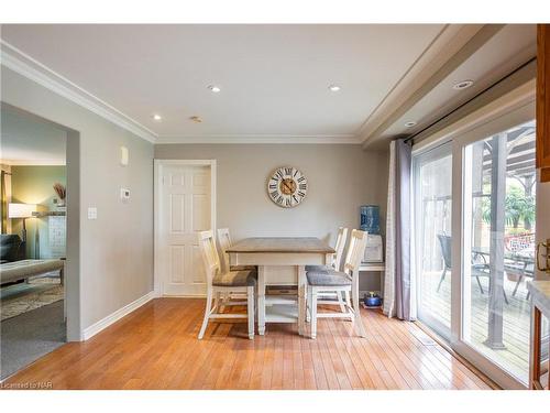 6187 Stamford Green Drive, Niagara Falls, ON - Indoor Photo Showing Dining Room