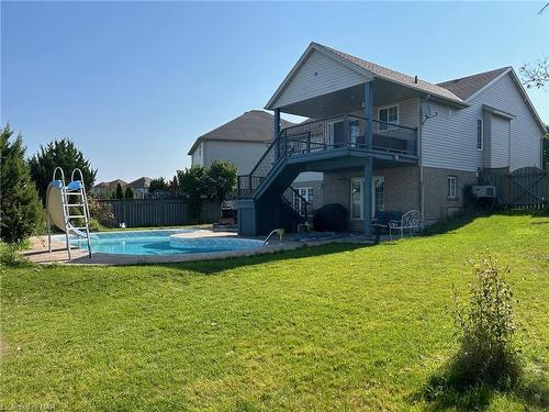 8207 Beaver Glen Drive, Niagara Falls, ON - Outdoor With In Ground Pool