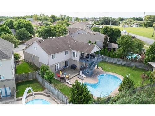 8207 Beaver Glen Drive, Niagara Falls, ON - Outdoor With In Ground Pool