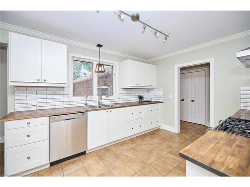 54025 Wellandport Road, Wainfleet, ON - Indoor Photo Showing Kitchen With Double Sink