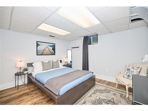 54025 Wellandport Road, Wainfleet, ON - Indoor Photo Showing Bedroom