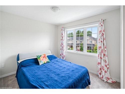 69 Esther Crescent, Thorold, ON - Indoor Photo Showing Bedroom