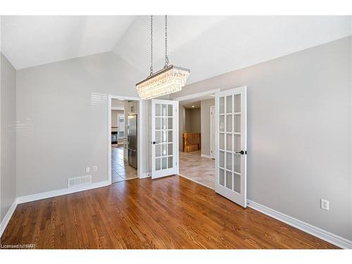 129 Dorchester Drive, Grimsby, ON - Indoor Photo Showing Other Room