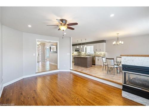 129 Dorchester Drive, Grimsby, ON - Indoor Photo Showing Living Room With Fireplace