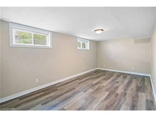 129 Dorchester Drive, Grimsby, ON - Indoor Photo Showing Other Room