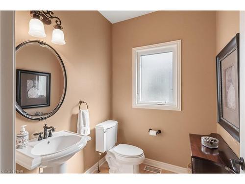 35 Diana Drive, Niagara-On-The-Lake, ON - Indoor Photo Showing Bathroom