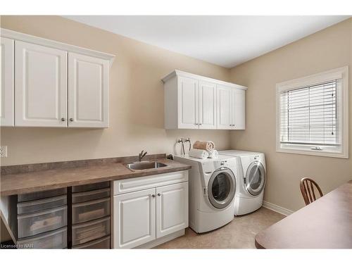 35 Diana Drive, Niagara-On-The-Lake, ON - Indoor Photo Showing Laundry Room