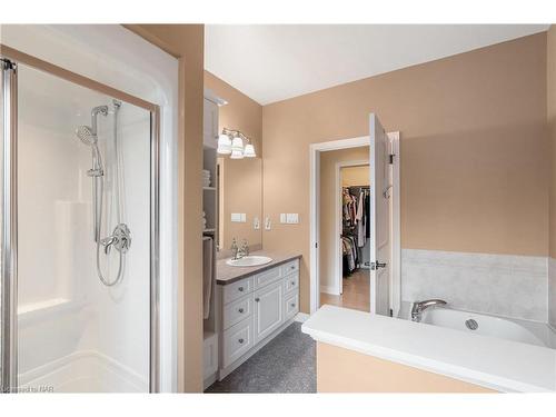 35 Diana Drive, Niagara-On-The-Lake, ON - Indoor Photo Showing Bathroom