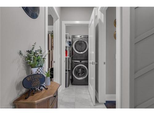 15 Taliesin Trail, Welland, ON - Indoor Photo Showing Laundry Room