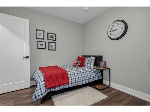 15 Taliesin Trail, Welland, ON - Indoor Photo Showing Bedroom