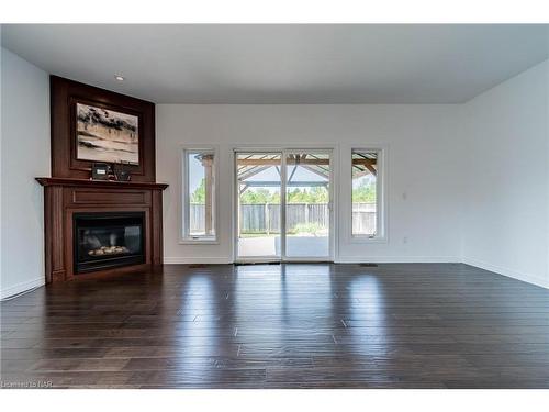 57 Videl Crescent N, St. Catharines, ON - Indoor Photo Showing Living Room With Fireplace