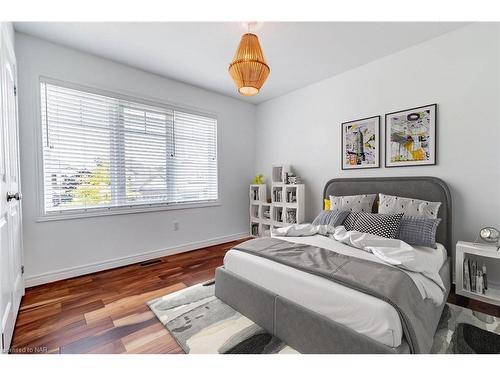 57 Videl Crescent N, St. Catharines, ON - Indoor Photo Showing Bedroom