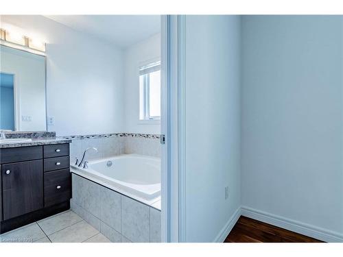 57 Videl Crescent N, St. Catharines, ON - Indoor Photo Showing Bathroom