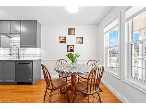 6 Lower Canada Drive, Niagara-On-The-Lake, ON - Indoor Photo Showing Kitchen With Upgraded Kitchen