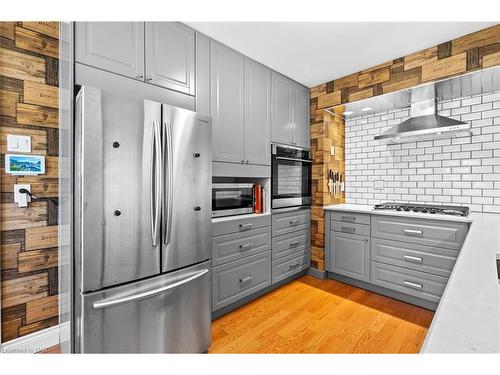 6 Lower Canada Drive, Niagara-On-The-Lake, ON - Indoor Photo Showing Kitchen