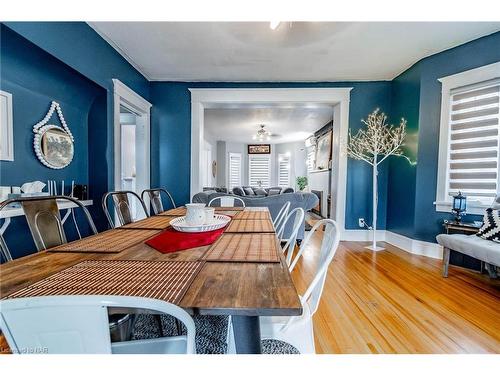 4857 Mcrae Street, Niagara Falls, ON - Indoor Photo Showing Dining Room