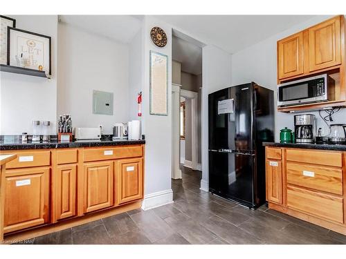 4857 Mcrae Street, Niagara Falls, ON - Indoor Photo Showing Kitchen