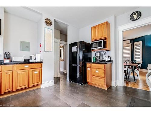 4857 Mcrae Street, Niagara Falls, ON - Indoor Photo Showing Kitchen