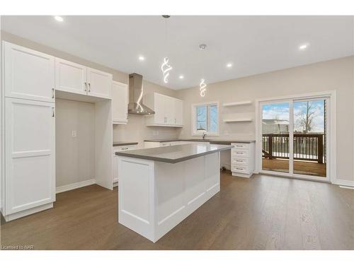 735 Dominion Road, Fort Erie, ON - Indoor Photo Showing Kitchen