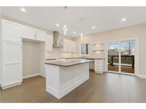 735 Dominion Road, Fort Erie, ON - Indoor Photo Showing Kitchen