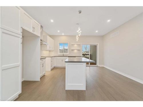 735 Dominion Road, Fort Erie, ON - Indoor Photo Showing Kitchen