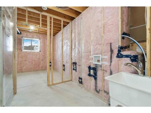 735 Dominion Road, Fort Erie, ON - Indoor Photo Showing Basement