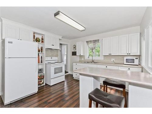 144 Burgar Street, Welland, ON - Indoor Photo Showing Kitchen With Double Sink