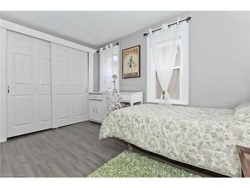 144 Burgar Street, Welland, ON - Indoor Photo Showing Bedroom