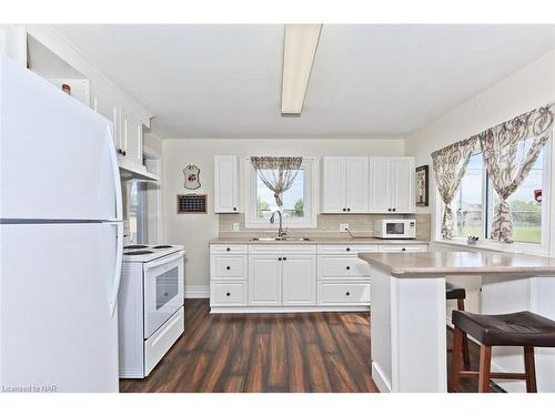 144 Burgar Street, Welland, ON - Indoor Photo Showing Kitchen With Double Sink