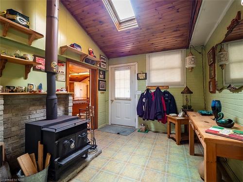 527 Pinecrest Road, Port Colborne, ON - Indoor Photo Showing Other Room